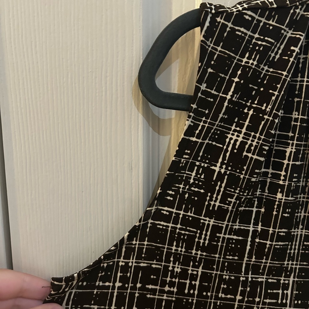 Calvin Klein Black White Patterned Sleeveless Women's Top - Picture 3 of 8